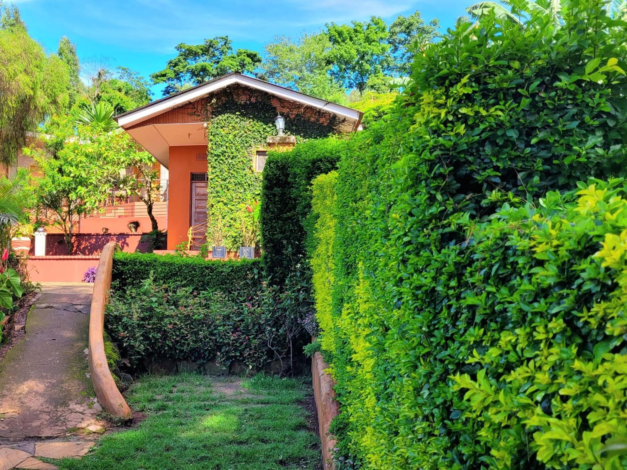 Babylon Lodge Marangu Eksteriør bilde
