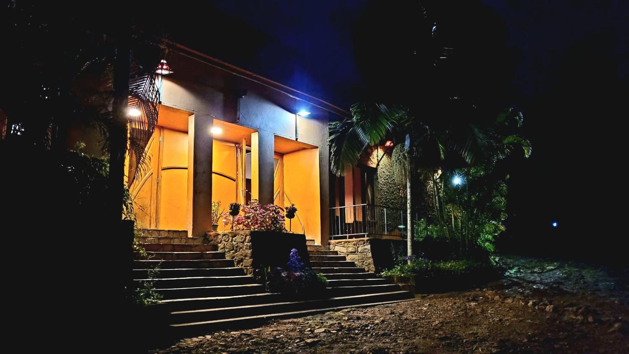 Babylon Lodge Marangu Eksteriør bilde